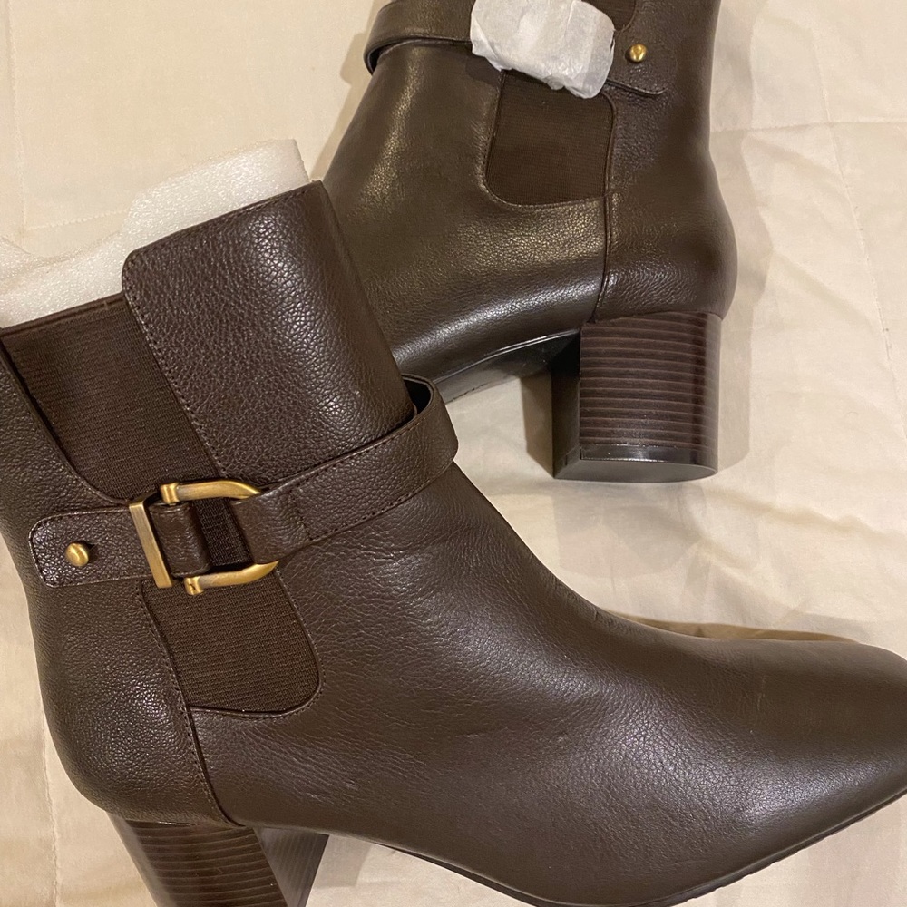 Bandolino Brown heeled booties lightly used. EUC